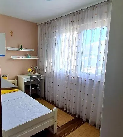 Lägenhet Camelia Apartman